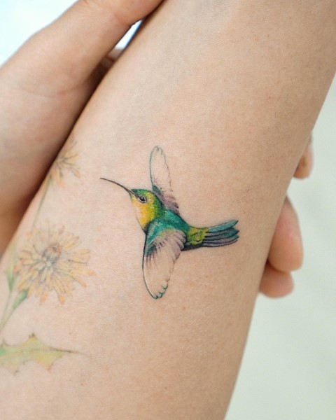 25 Best Hummingbird Tattoo Designs & Meaning - tattoogenda.com