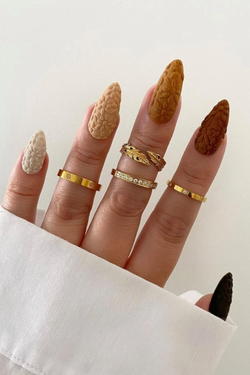 21 Jaw-Dropping Thanksgiving Nail Art That’s Anything But Basic!
