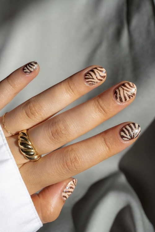21 Jaw-Dropping Thanksgiving Nail Art That’s Anything But Basic!