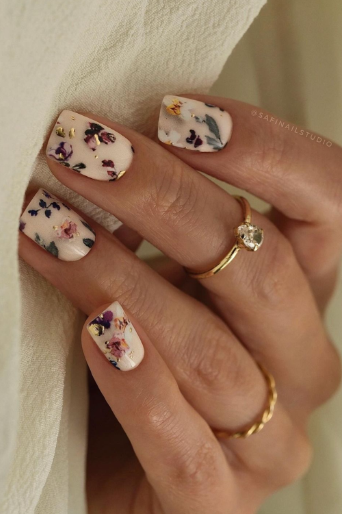 21 Jaw-Dropping Thanksgiving Nail Art That’s Anything But Basic!