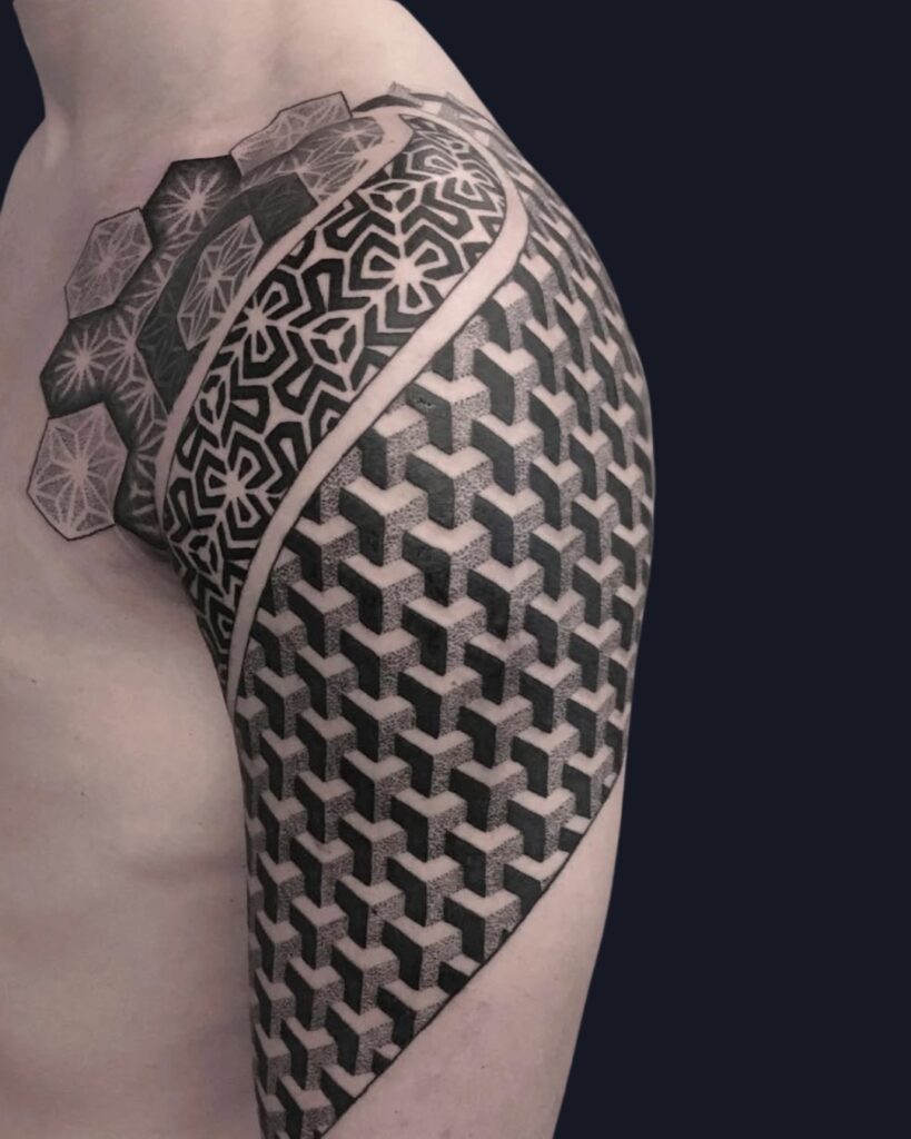3D Geometric Half-Sleeve