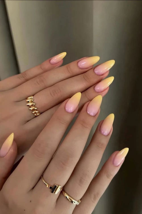 23 Almond Nails You’ll Want to Screenshot Immediately (Trust Me)