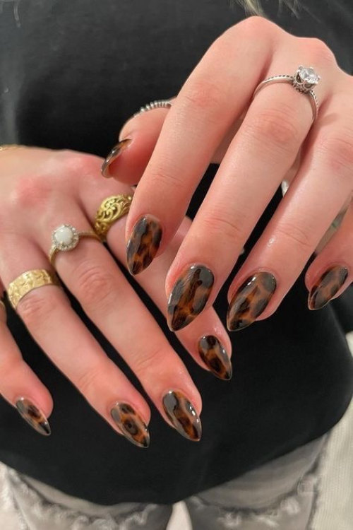 23 Almond Nails You’ll Want to Screenshot Immediately (Trust Me)