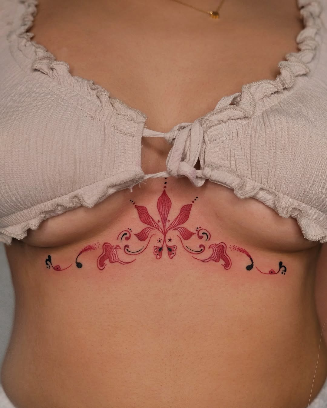 Elegant floral design under the bust area