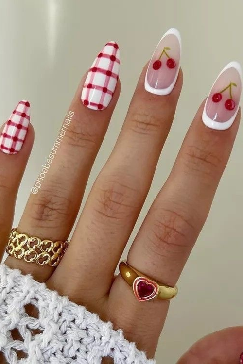 Gingham nails