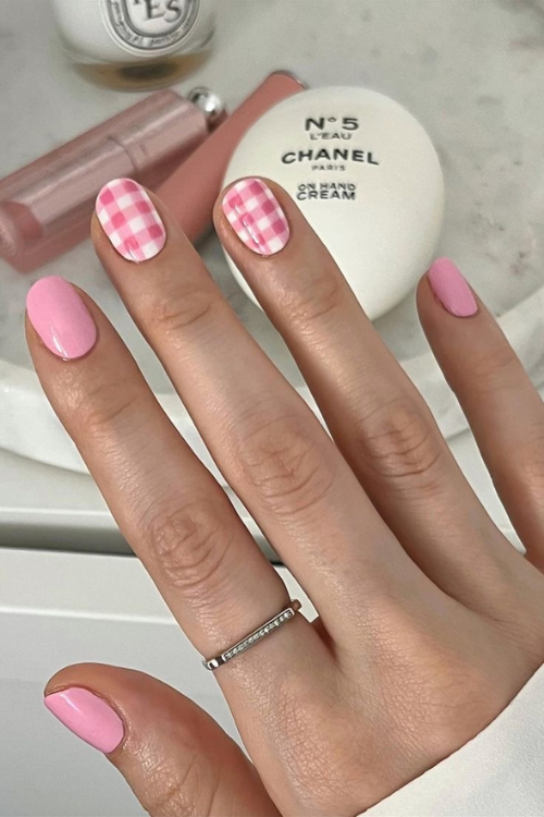 24 Gingham Nails So Cute, Even Blair Waldorf Would Be Jealous