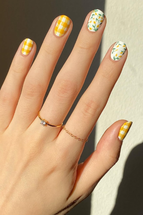 24 Gingham Nails So Cute, Even Blair Waldorf Would Be Jealous