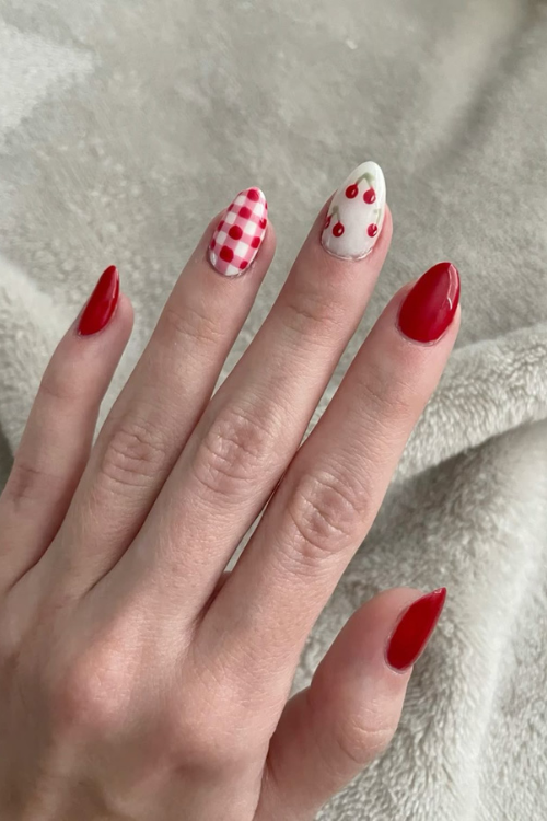 24 Gingham Nails So Cute, Even Blair Waldorf Would Be Jealous