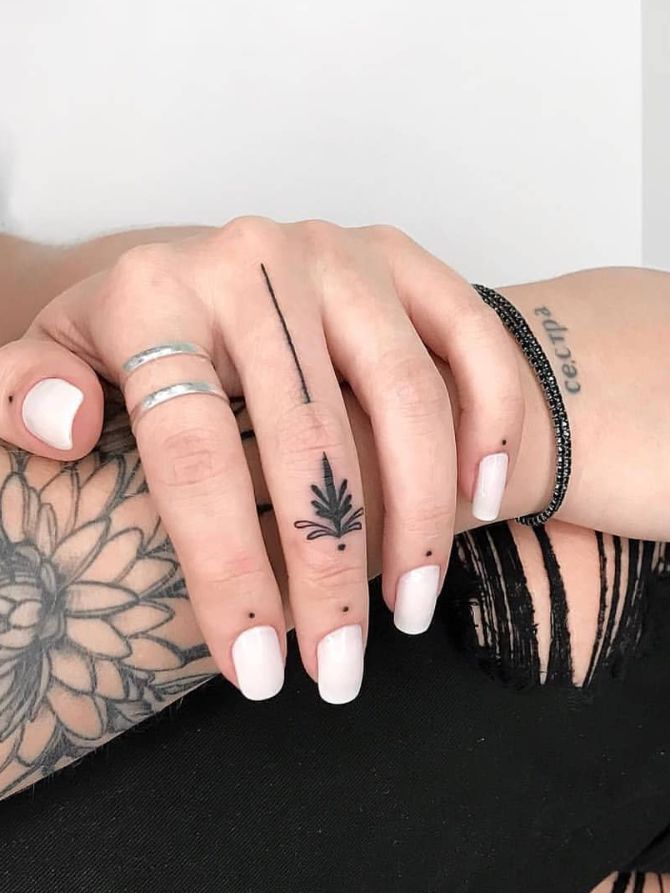 45 Meaningful Tiny Finger Tattoo Ideas Every Woman Eager To Paint ...