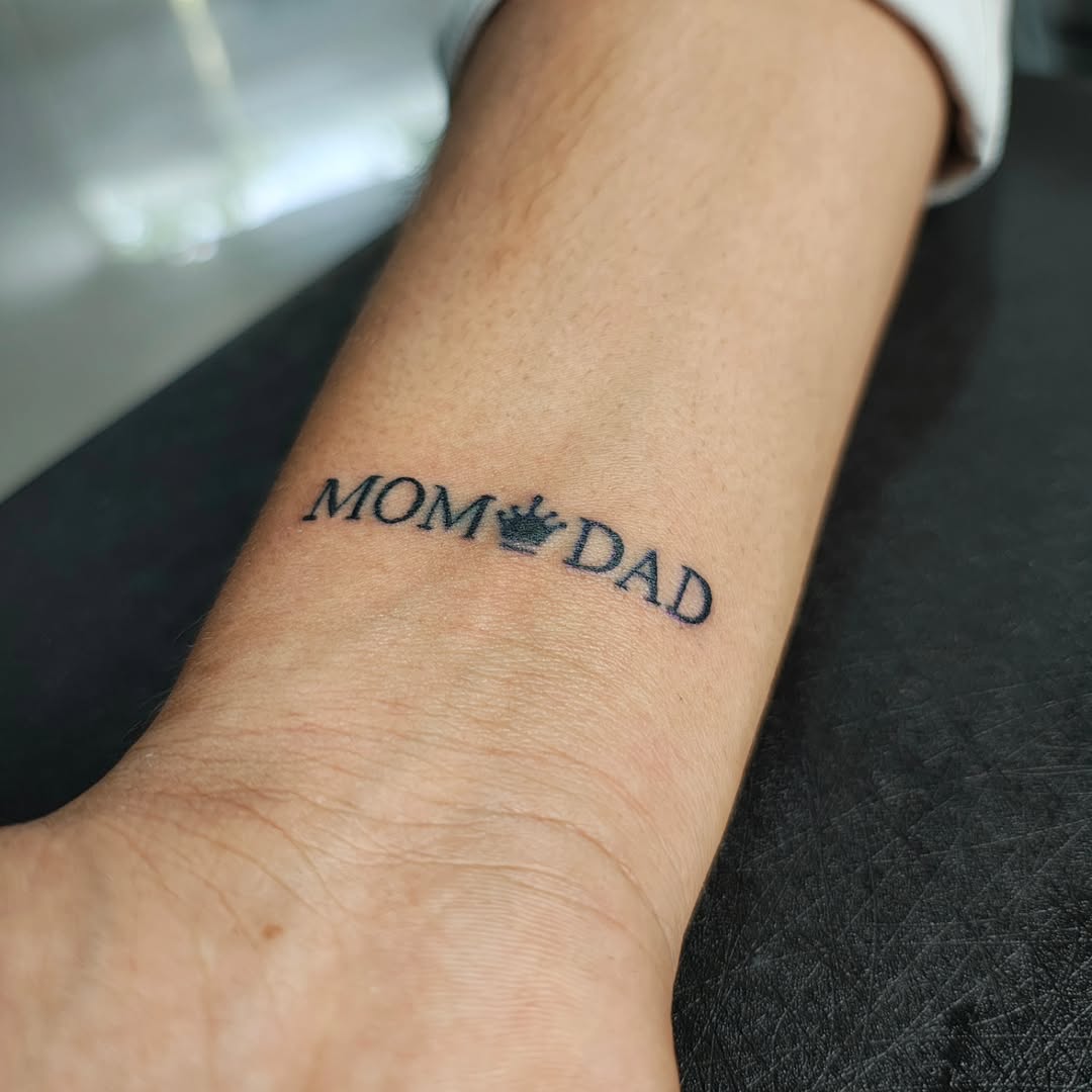 Stylish Mom Dad Crown Tattoo on Wrist