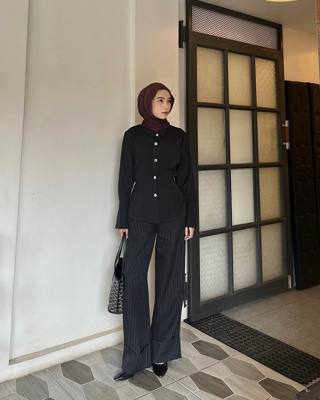 Chic Flare Pants for Effortless Style