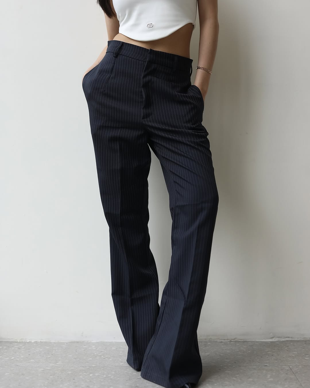 Chic Flare Pants for a Modern Look