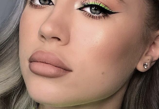 27 Summer Makeup 2024 Trends: Natural Glow to Neon Pop – Get Inspired!
