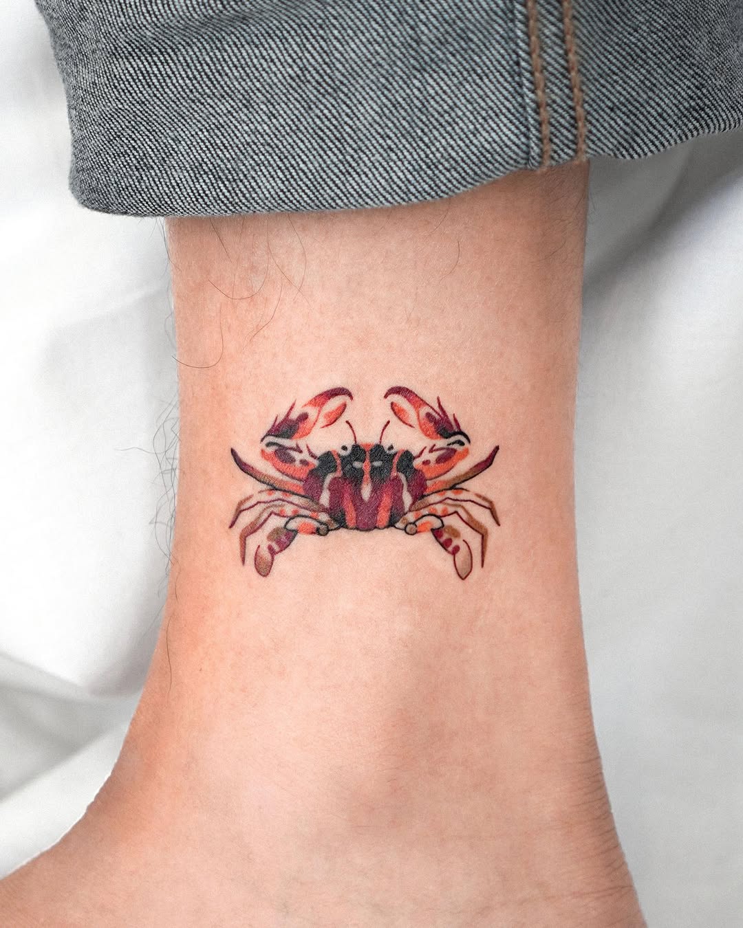 Stunning crab tattoo capturing Cancer's essence