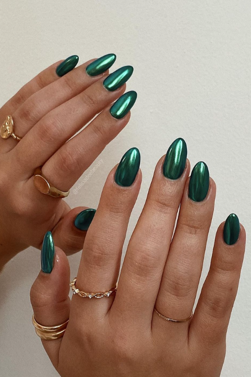 30 Downright Gorgeous Dark Green Nails You Didn't Know You Needed This Holiday Season