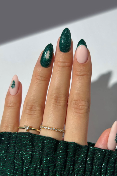 30 Downright Gorgeous Dark Green Nails You Didn't Know You Needed This Holiday Season