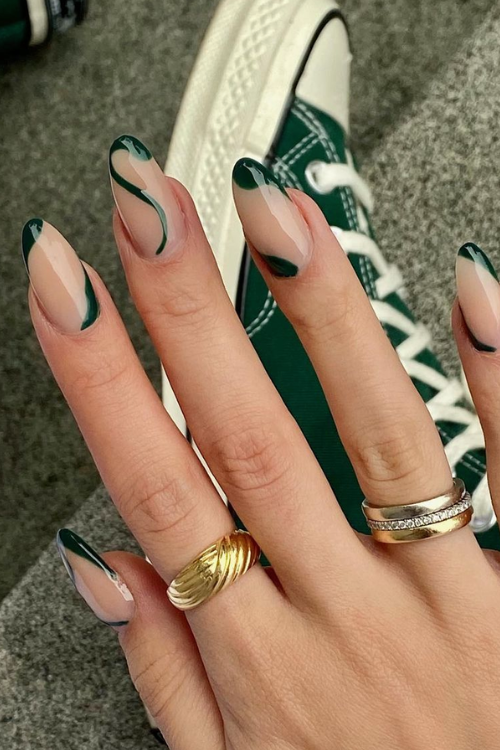 30 Downright Gorgeous Dark Green Nails You Didn't Know You Needed This Holiday Season