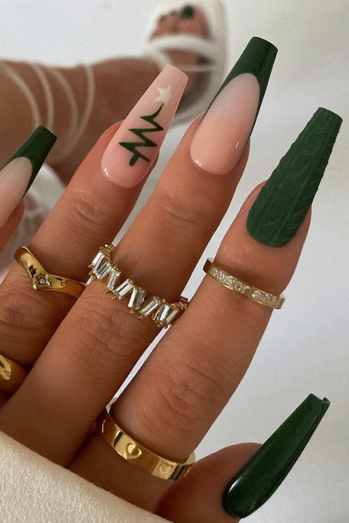 30 Downright Gorgeous Dark Green Nails You Didn't Know You Needed This Holiday Season