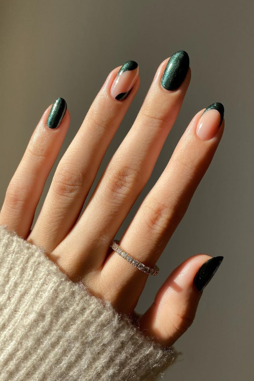 30 Downright Gorgeous Dark Green Nails You Didn't Know You Needed This Holiday Season