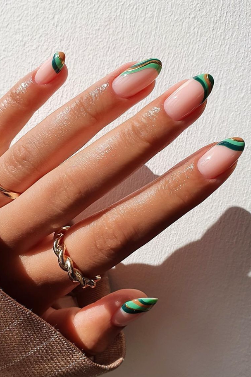 30 Downright Gorgeous Dark Green Nails You Didn't Know You Needed This Holiday Season