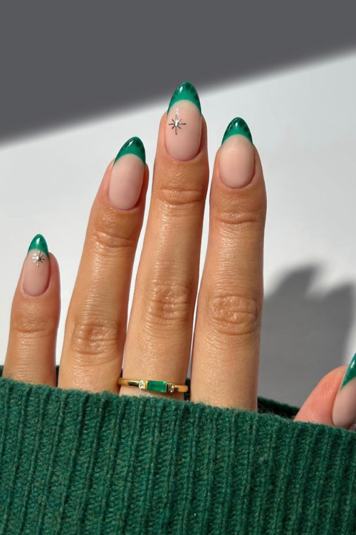 30 Downright Gorgeous Dark Green Nails You Didn't Know You Needed This Holiday Season
