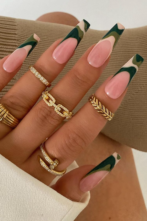 30 Downright Gorgeous Dark Green Nails You Didn't Know You Needed This Holiday Season