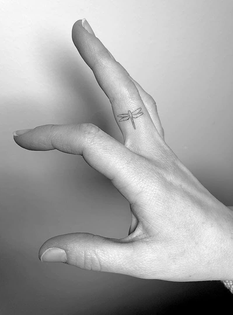 Finger Tattoos - Tattoo Insider