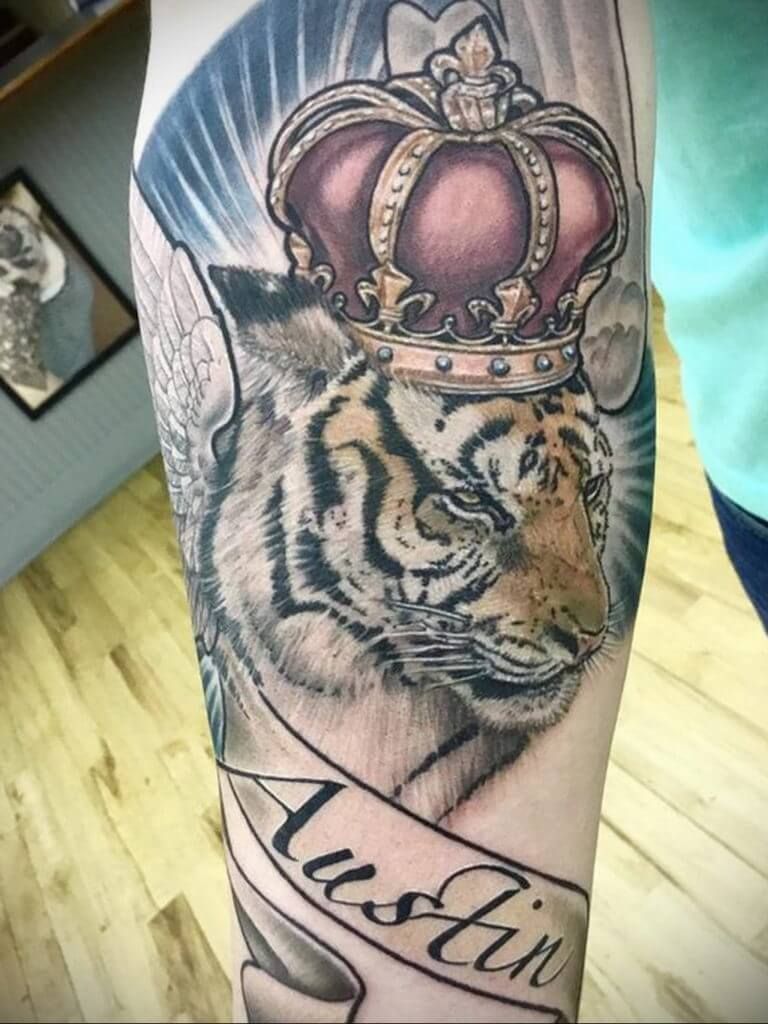 10+ Best Tiger With Crown Tattoo Designs