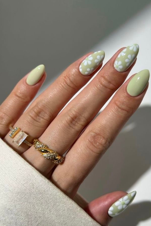 30 Fresh, Fun & a Little Flirty Light Green Nails That Are Too Cute to Ignore