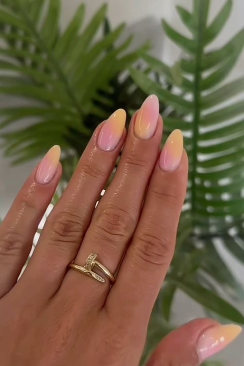 30 Gorgeous Vacation Nails That Scream “Take Me Somewhere Cute!”