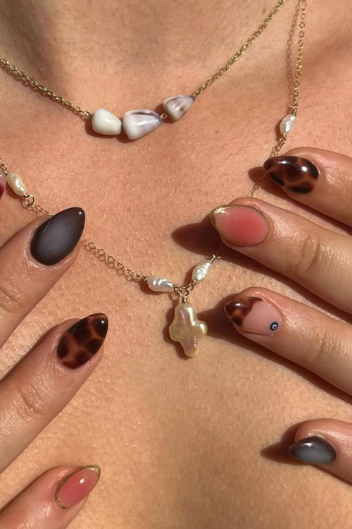 30 Gorgeous Vacation Nails That Scream “Take Me Somewhere Cute!”