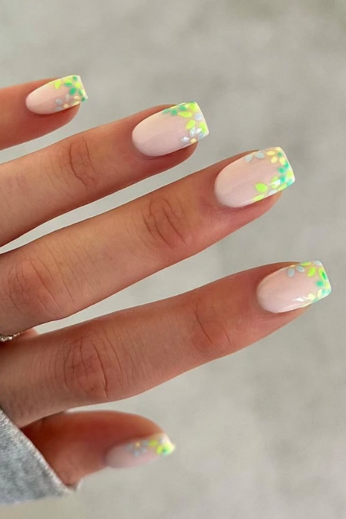 30 Gorgeous Vacation Nails That Scream “Take Me Somewhere Cute!”