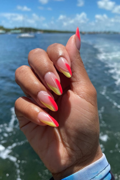30 Gorgeous Vacation Nails That Scream “Take Me Somewhere Cute!”