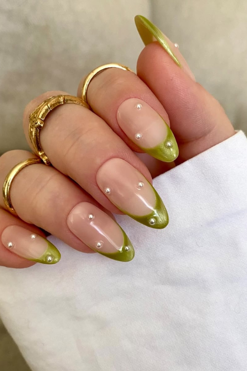 30 Shiny & Stunning Cat Eye Nails That Are Basically a Mani Mic Drop!
