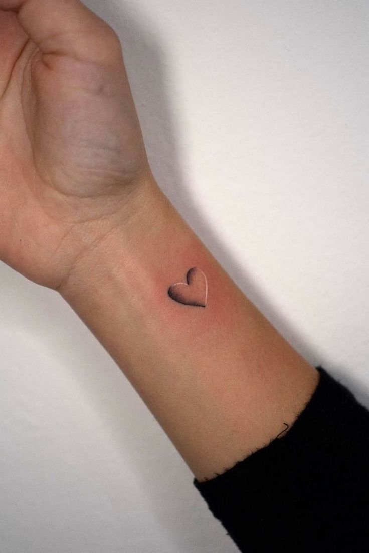 35 Stunning Small Heart Tattoo Ideas