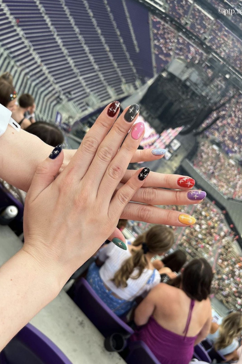 30 Taylor Swift Nails So Good, Even Tay Would Double Tap