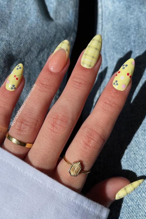 31 Showstopping Bright Summer Nails That’ll Impress the Hell Out of People
