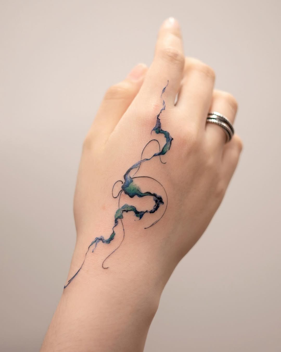 Flowing colors create stunning abstract art pieces