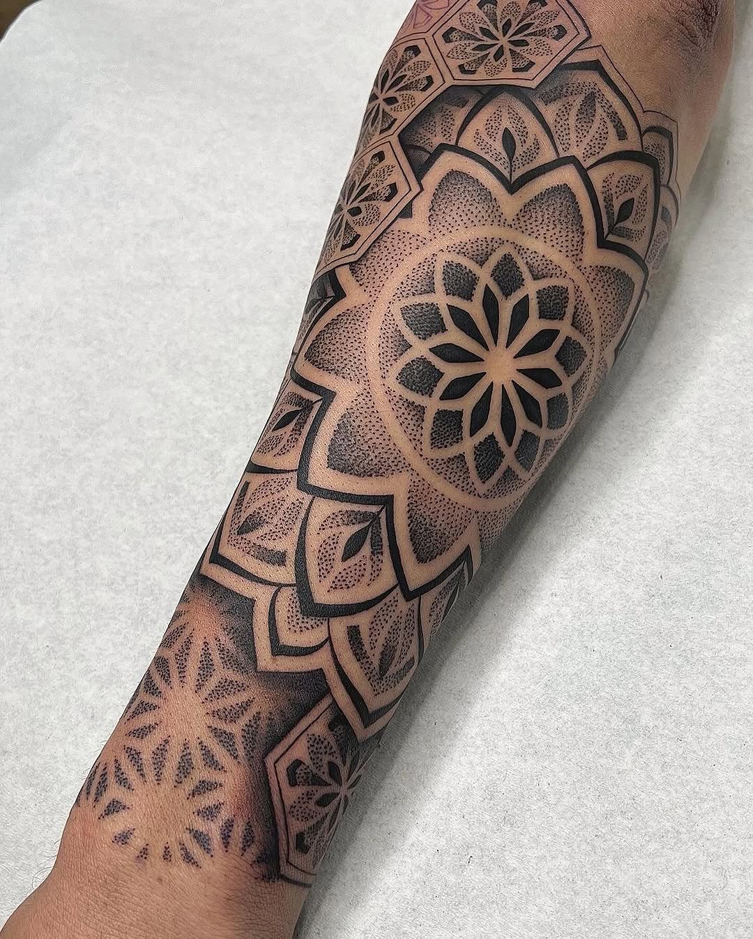 Intricate Mandala Tattoo Showcasing Geometric Patterns