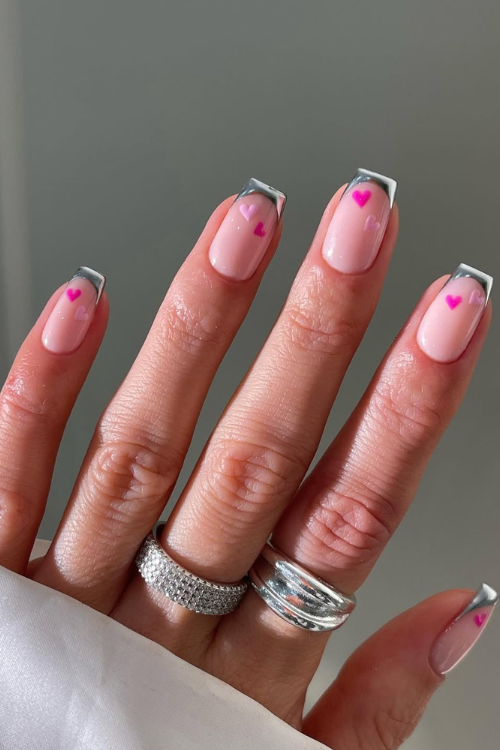 33 Shiny, Chic & Impossible to Ignore Silver Nails That Eat Every Time