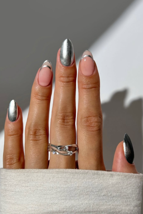 33 Shiny, Chic & Impossible to Ignore Silver Nails That Eat Every Time