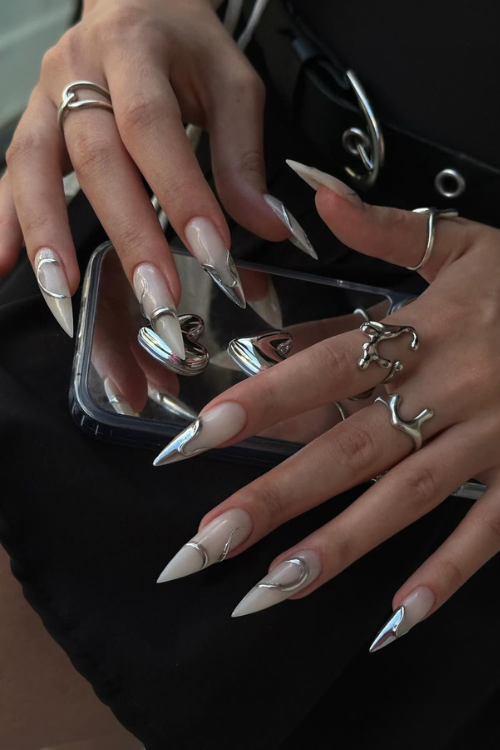 33 Shiny, Chic & Impossible to Ignore Silver Nails That Eat Every Time