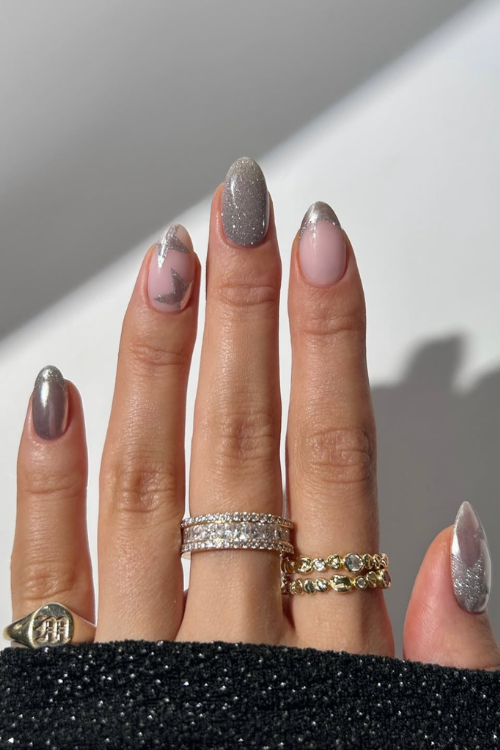 33 Shiny, Chic & Impossible to Ignore Silver Nails That Eat Every Time