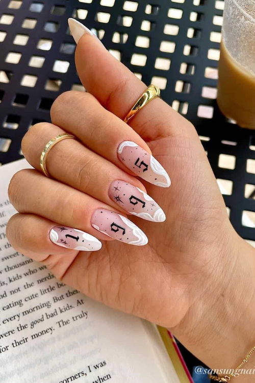 34 Graduation Nail Ideas So Cute, Even Your Degree Will Be Jealous!
