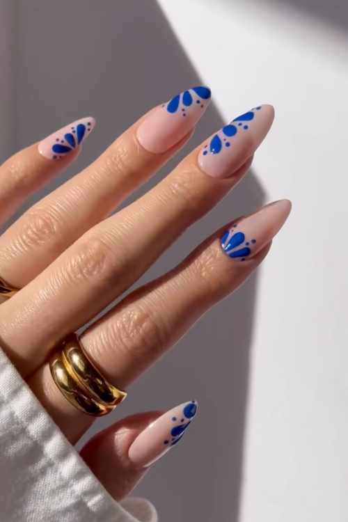 34 Graduation Nail Ideas So Cute, Even Your Degree Will Be Jealous!