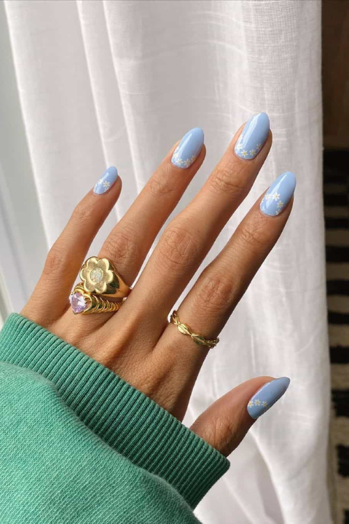 34 Graduation Nail Ideas So Cute, Even Your Degree Will Be Jealous!