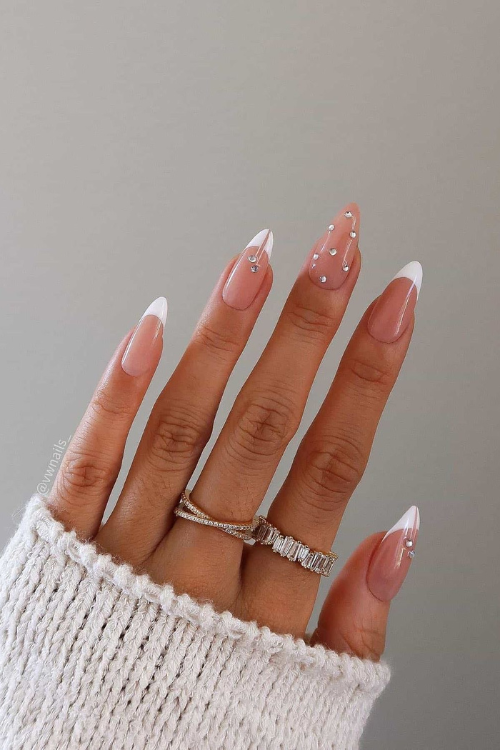 34 Graduation Nail Ideas So Cute, Even Your Degree Will Be Jealous!