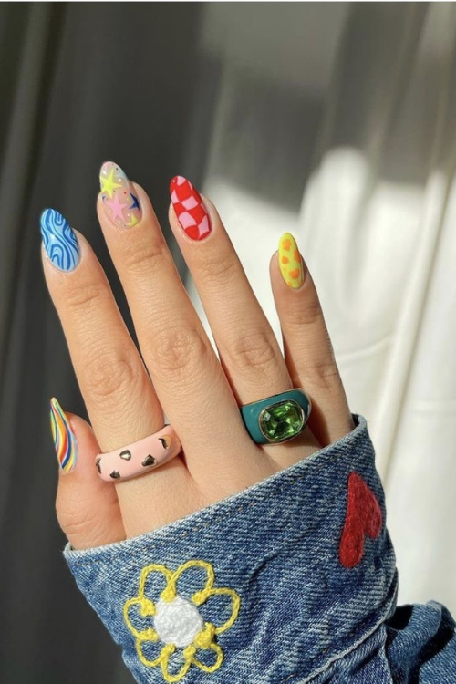 36 Cool, Quirky & a Lil’ Unexpected Funky Nails That Are Pure Art