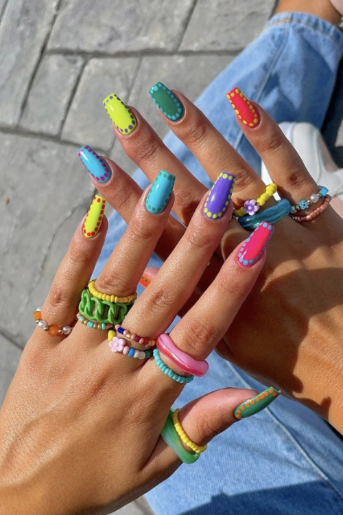 36 Cool, Quirky & a Lil’ Unexpected Funky Nails That Are Pure Art