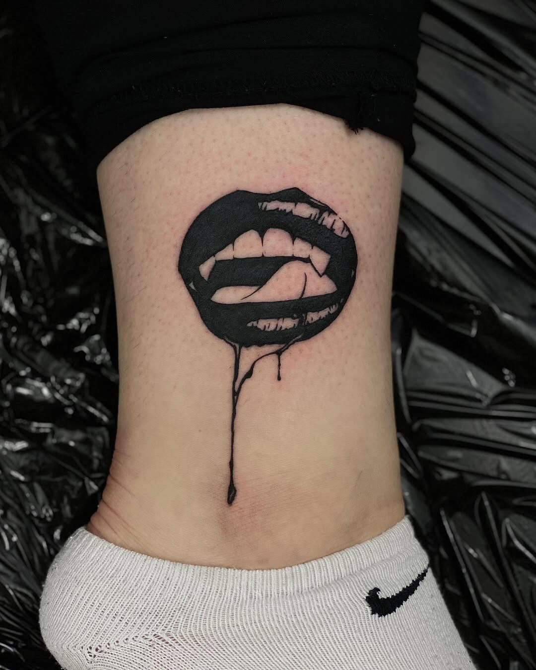 Stylish Dripping Lips Gothic Tattoo Design